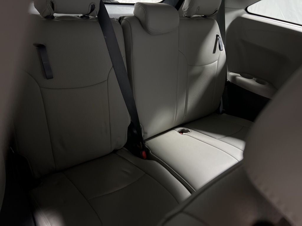 2022 Toyota Sienna LE 8 Passenger