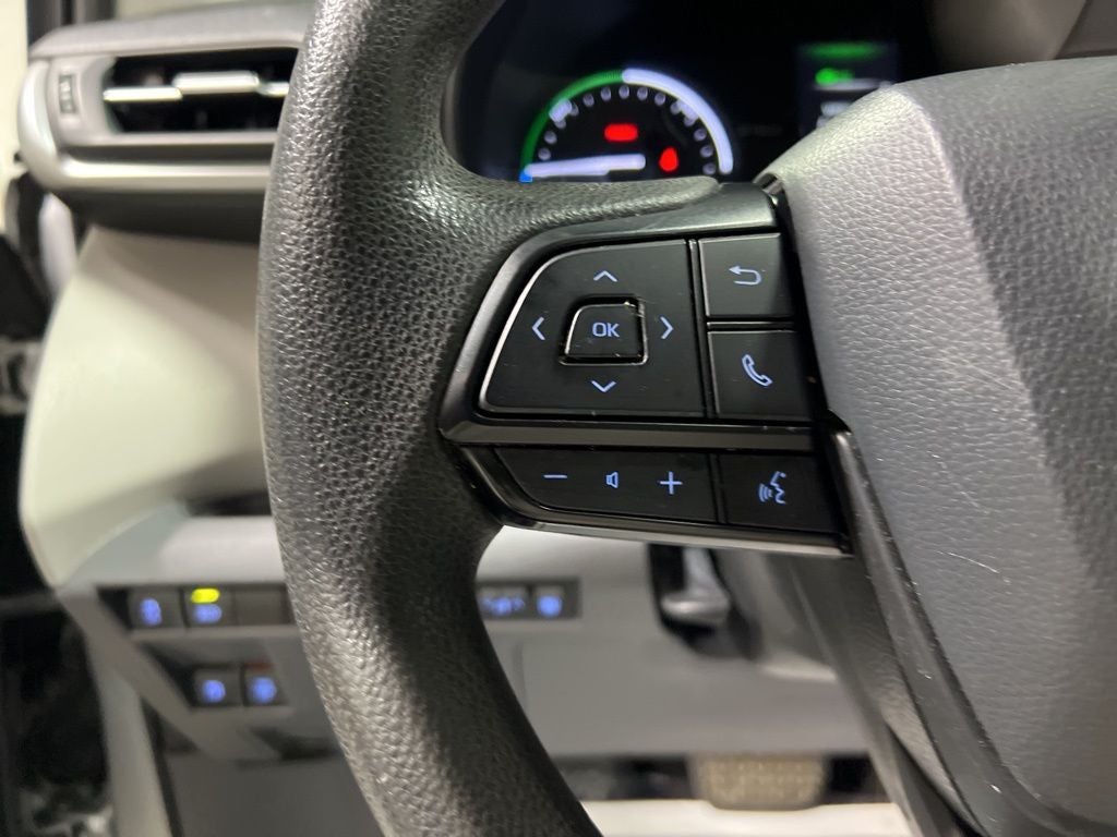 2022 Toyota Sienna LE 8 Passenger