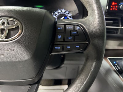 2022 Toyota Sienna LE 8 Passenger