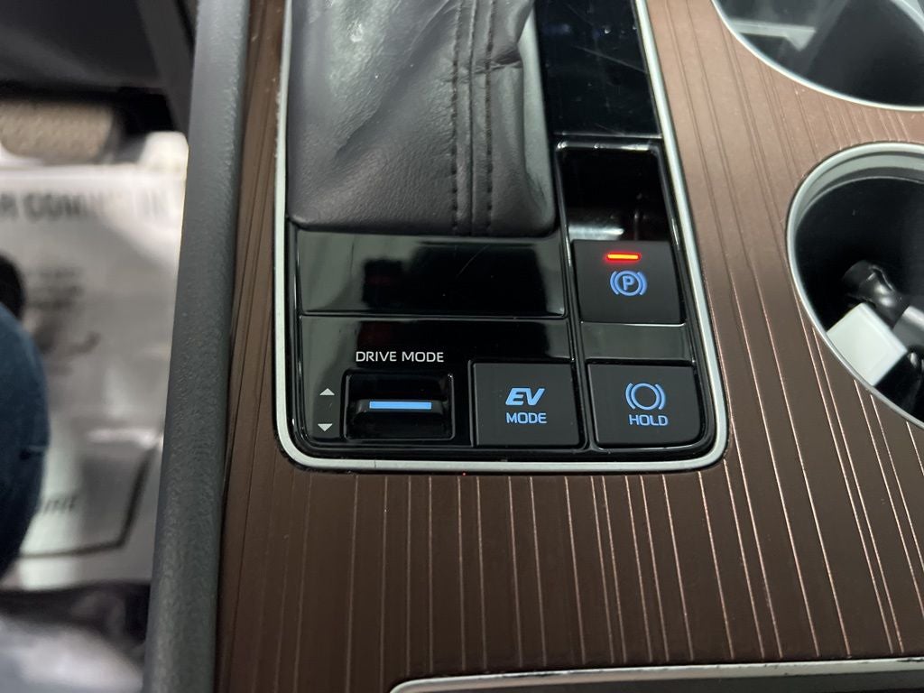 2022 Toyota Sienna LE 8 Passenger