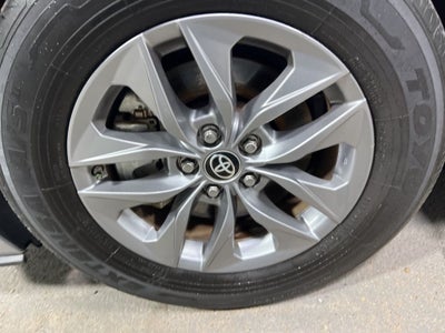 2022 Toyota Sienna LE 8 Passenger