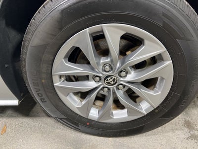 2022 Toyota Sienna LE 8 Passenger