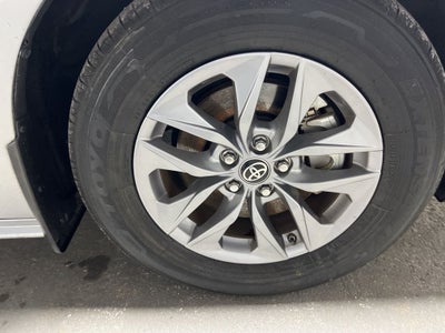 2022 Toyota Sienna LE 8 Passenger