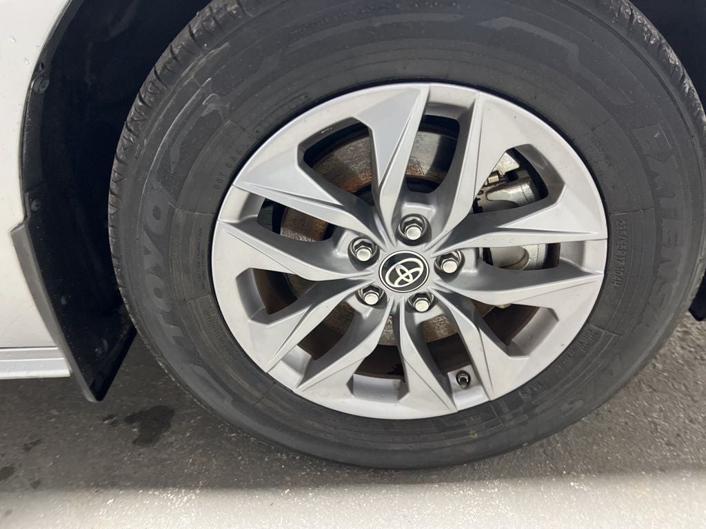 2022 Toyota Sienna LE 8 Passenger