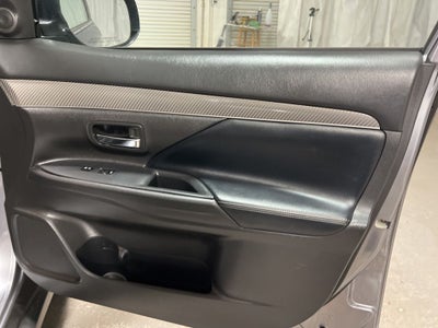 2020 Mitsubishi Outlander SE