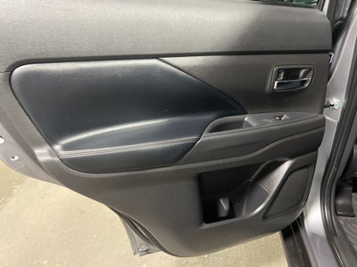 2020 Mitsubishi Outlander SE