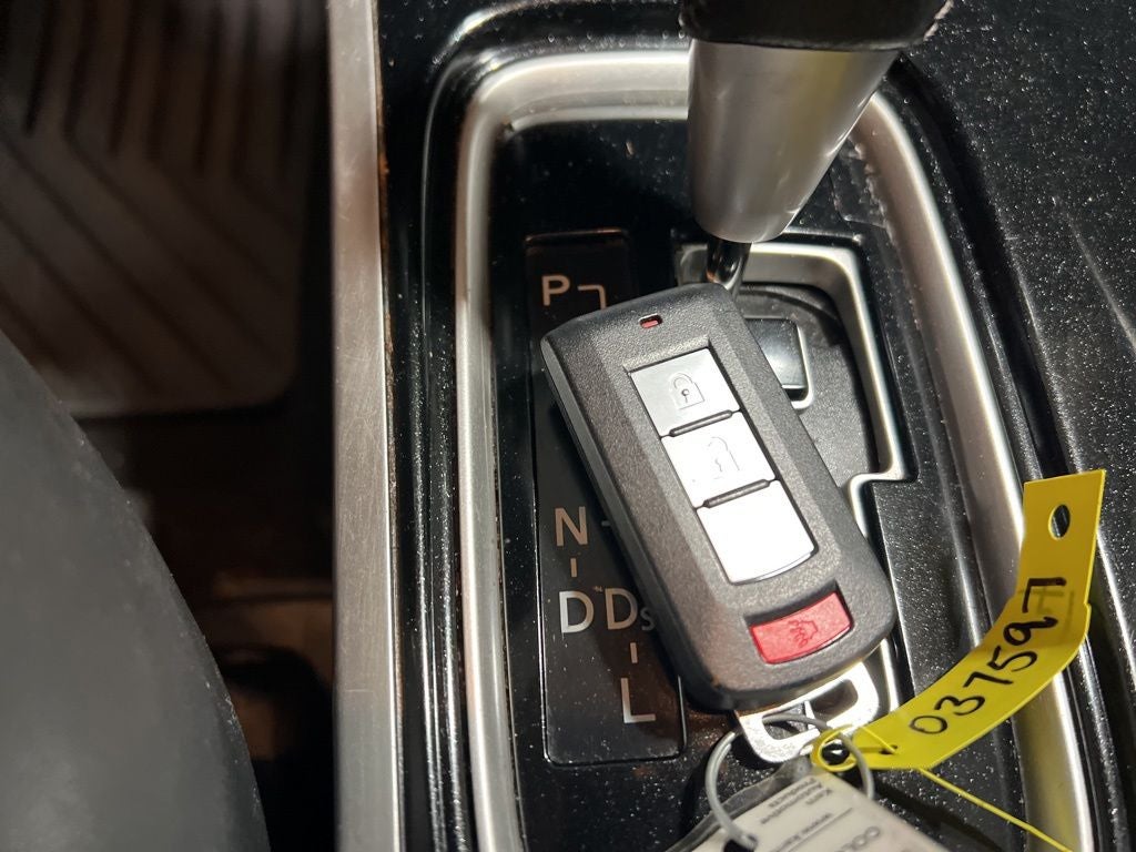 2020 Mitsubishi Outlander SE