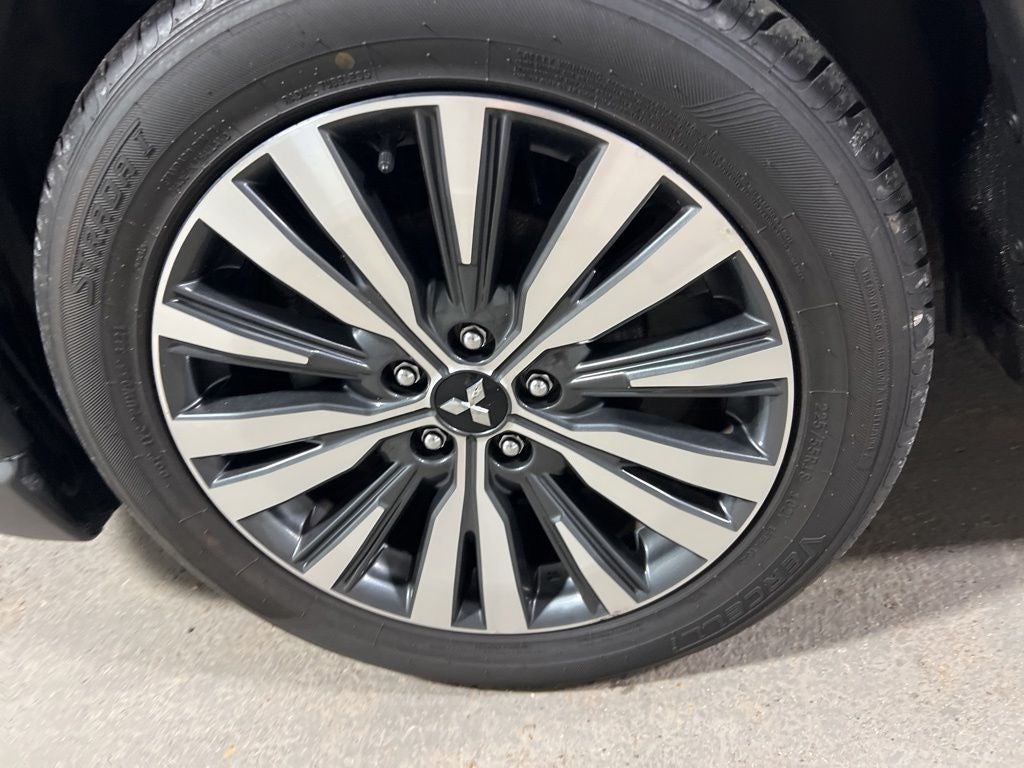 2020 Mitsubishi Outlander SE