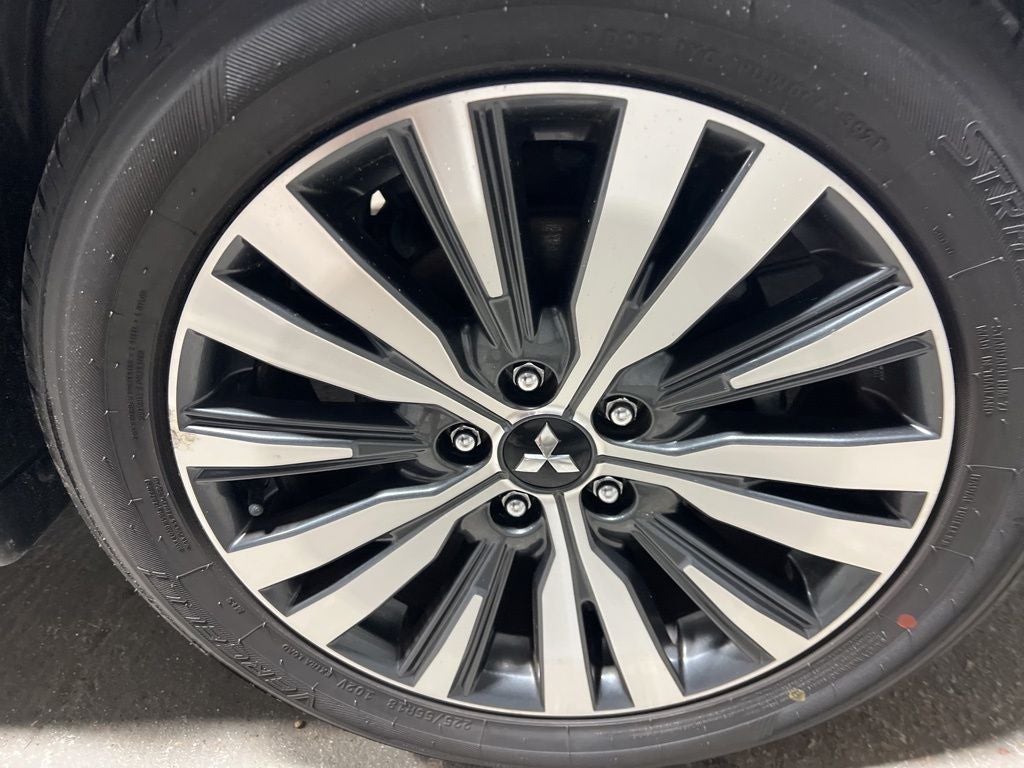2020 Mitsubishi Outlander SE