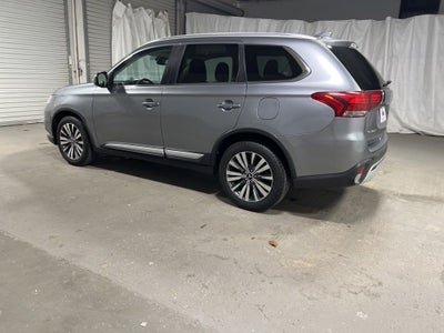 2020 Mitsubishi Outlander SE