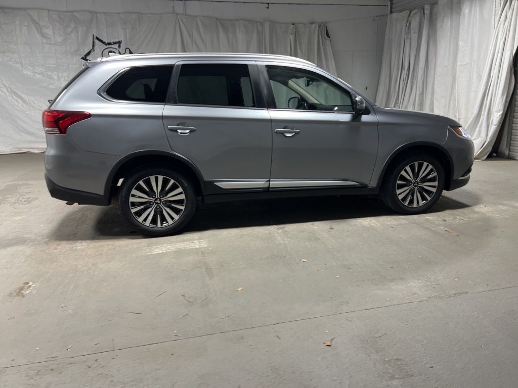 2020 Mitsubishi Outlander SE