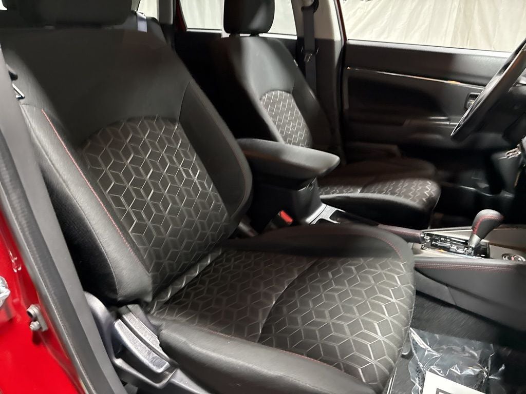 2024 Mitsubishi Outlander Sport 2.0 LE