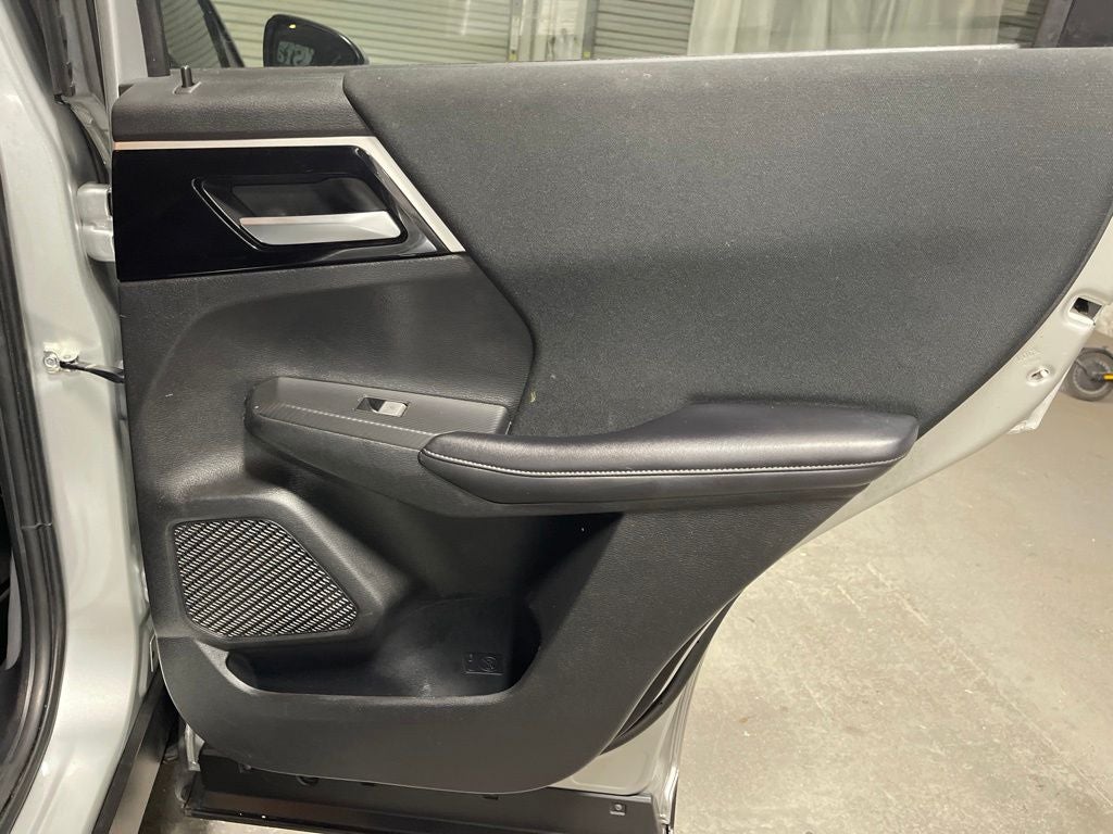 2024 Mitsubishi Outlander ES
