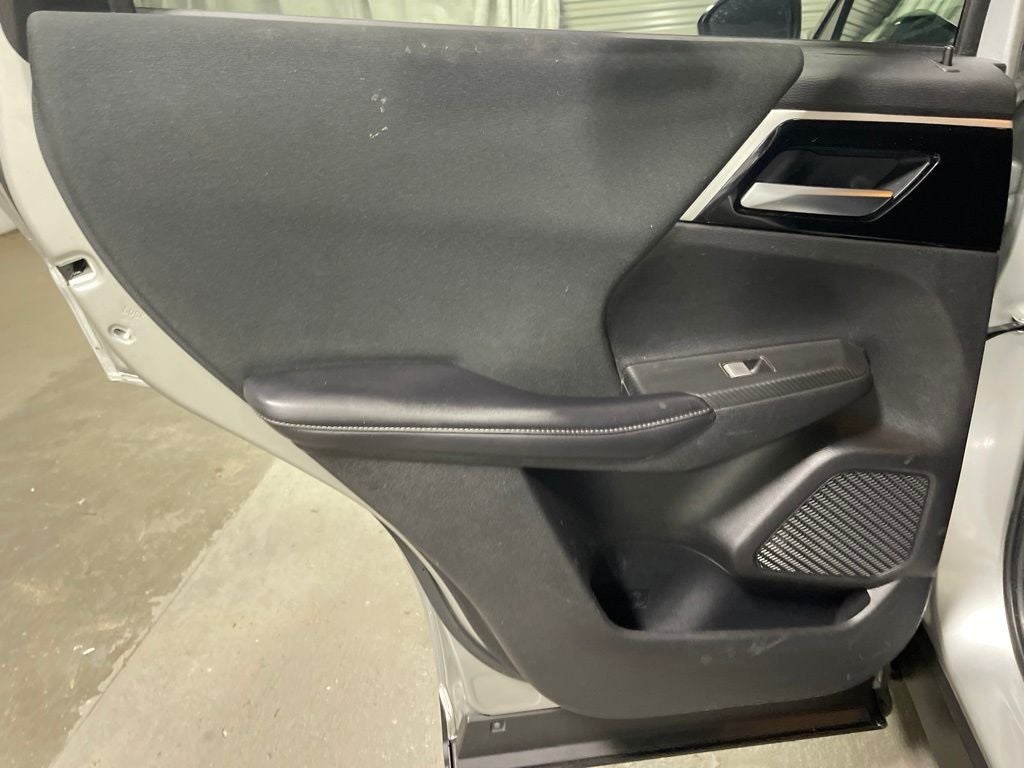 2024 Mitsubishi Outlander ES