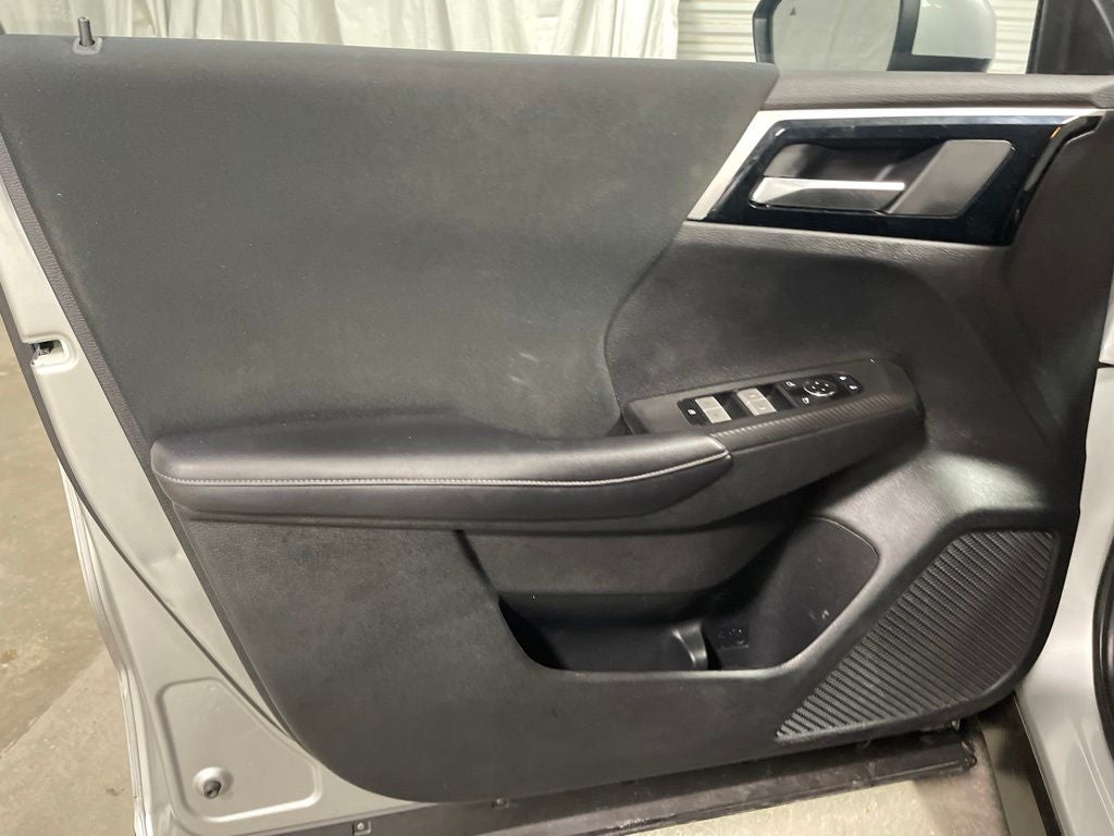 2024 Mitsubishi Outlander ES