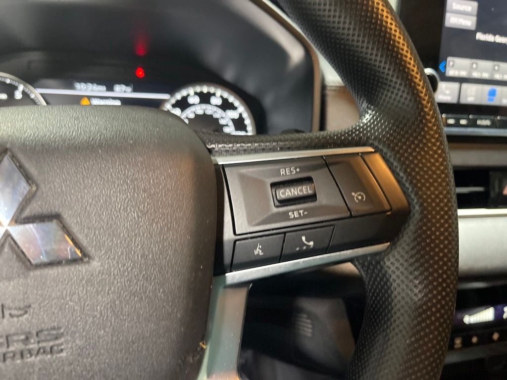 2024 Mitsubishi Outlander ES