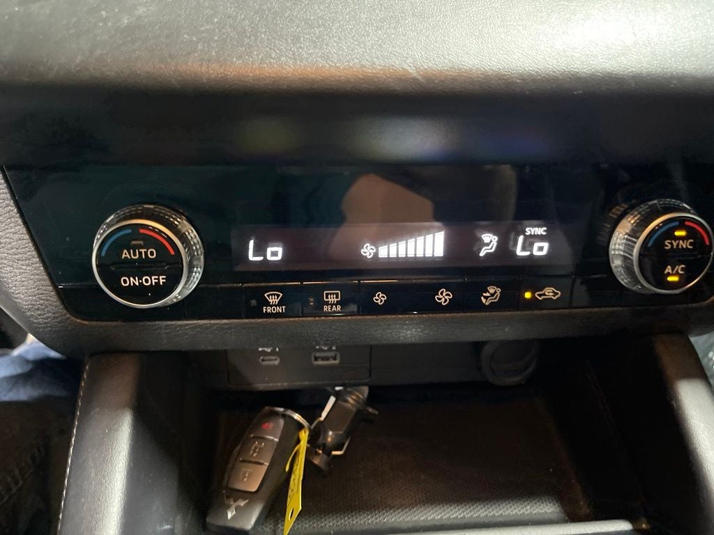 2024 Mitsubishi Outlander ES