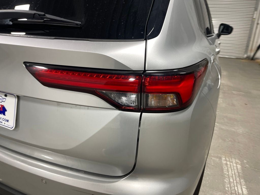 2024 Mitsubishi Outlander ES