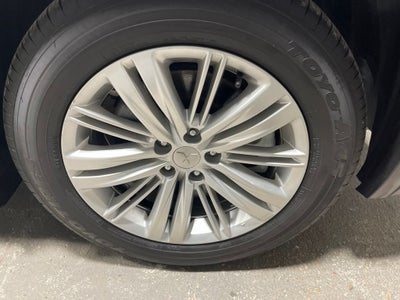 2024 Mitsubishi Outlander ES