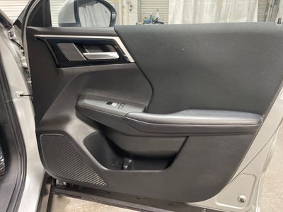 2024 Mitsubishi Outlander ES