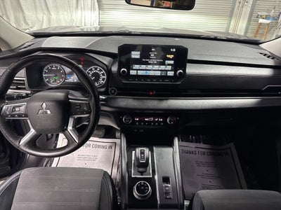 2022 Mitsubishi Outlander SE