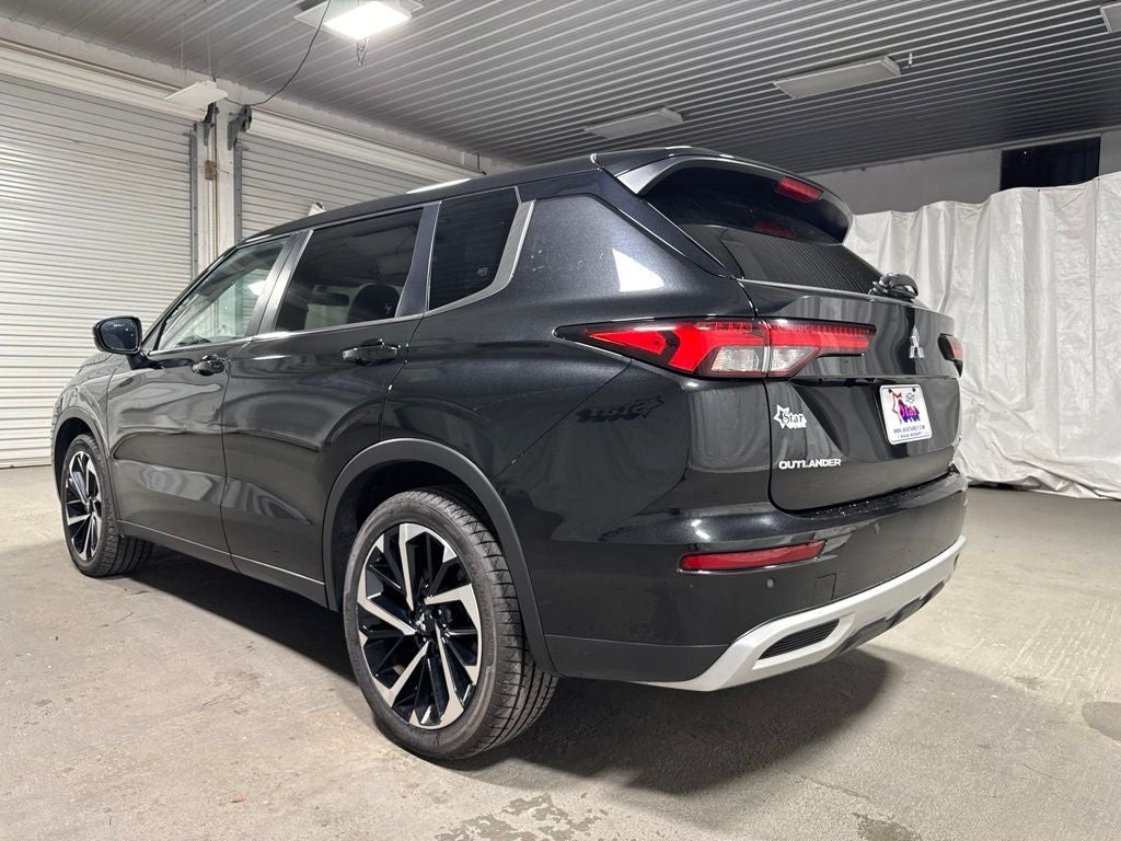 2024 Mitsubishi Outlander SE