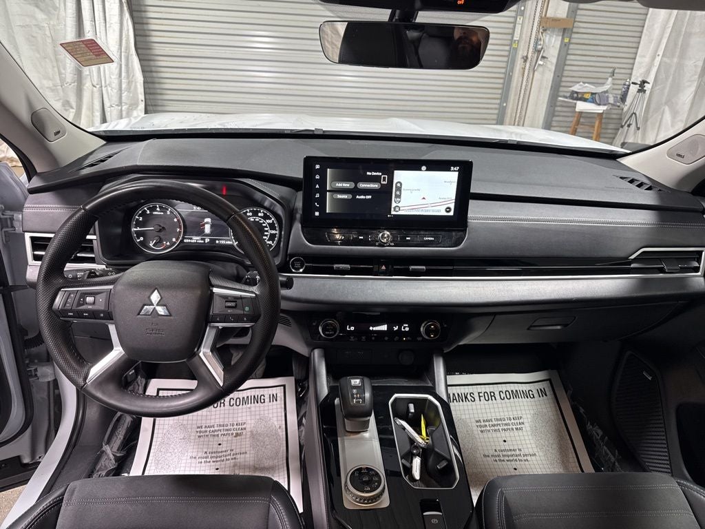 2025 Mitsubishi Outlander SE