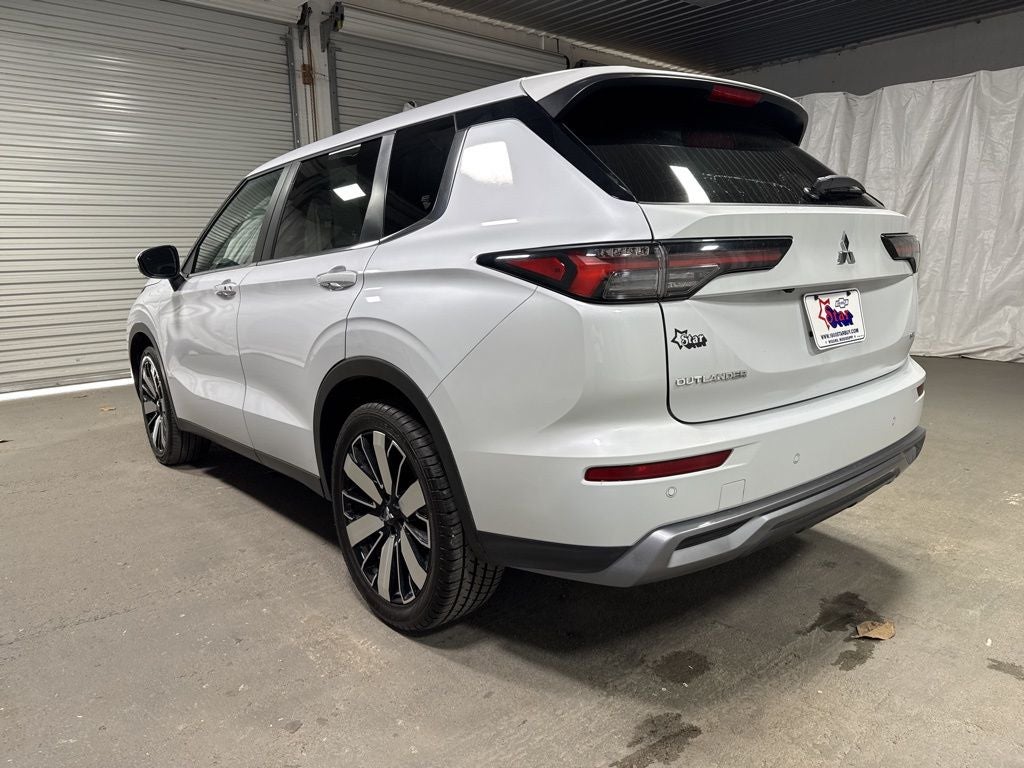 2025 Mitsubishi Outlander SE