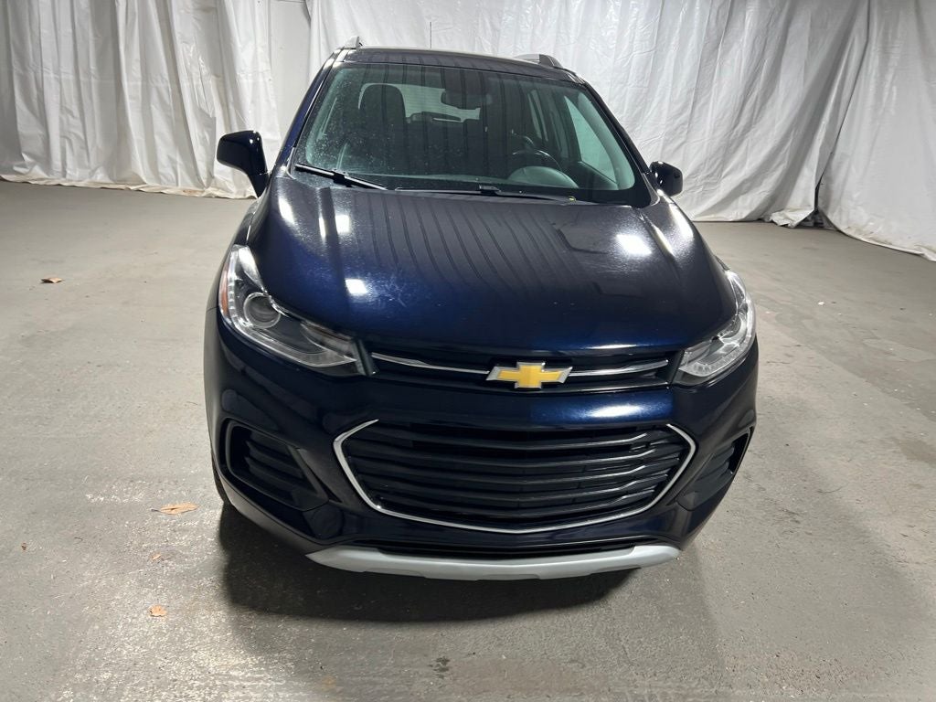 Used 2022 Chevrolet Trax LT with VIN KL7CJPSM0NB529475 for sale in Wiggins, MS
