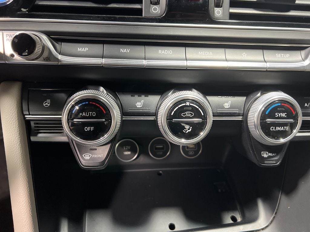 2023 Genesis G70 2.0T