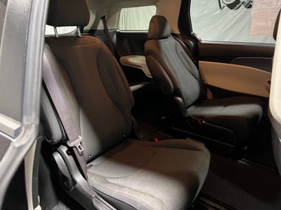 2023 Kia Carnival LX