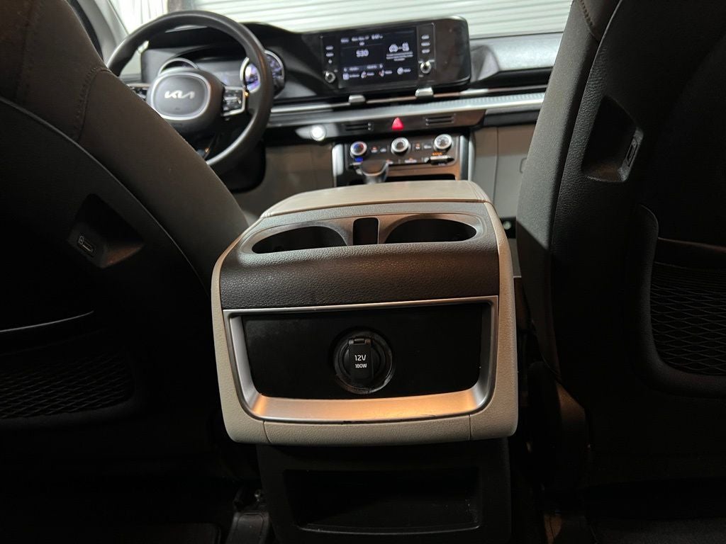 2023 Kia Carnival LX