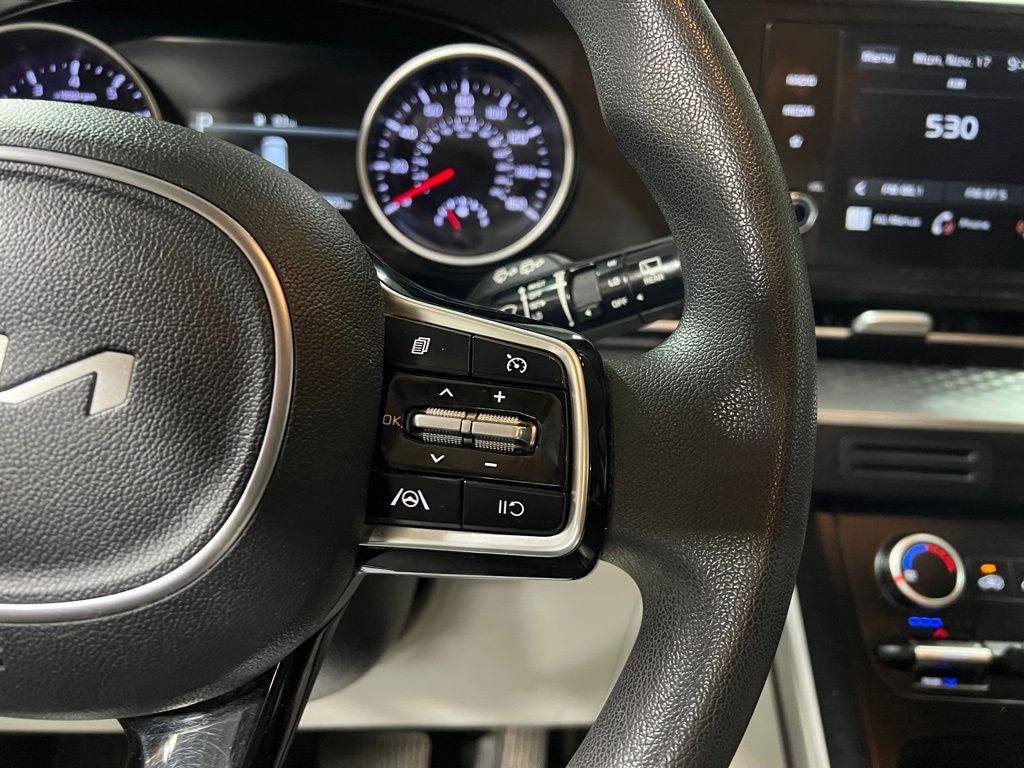 2023 Kia Carnival LX