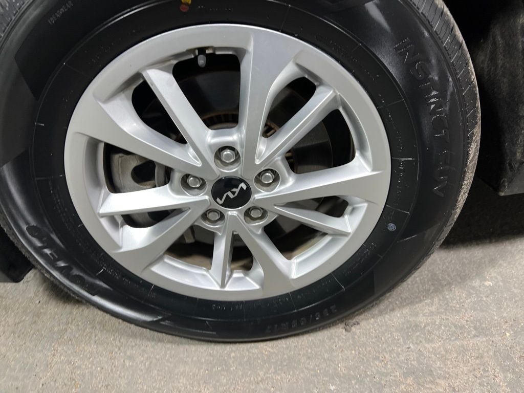 2023 Kia Carnival LX