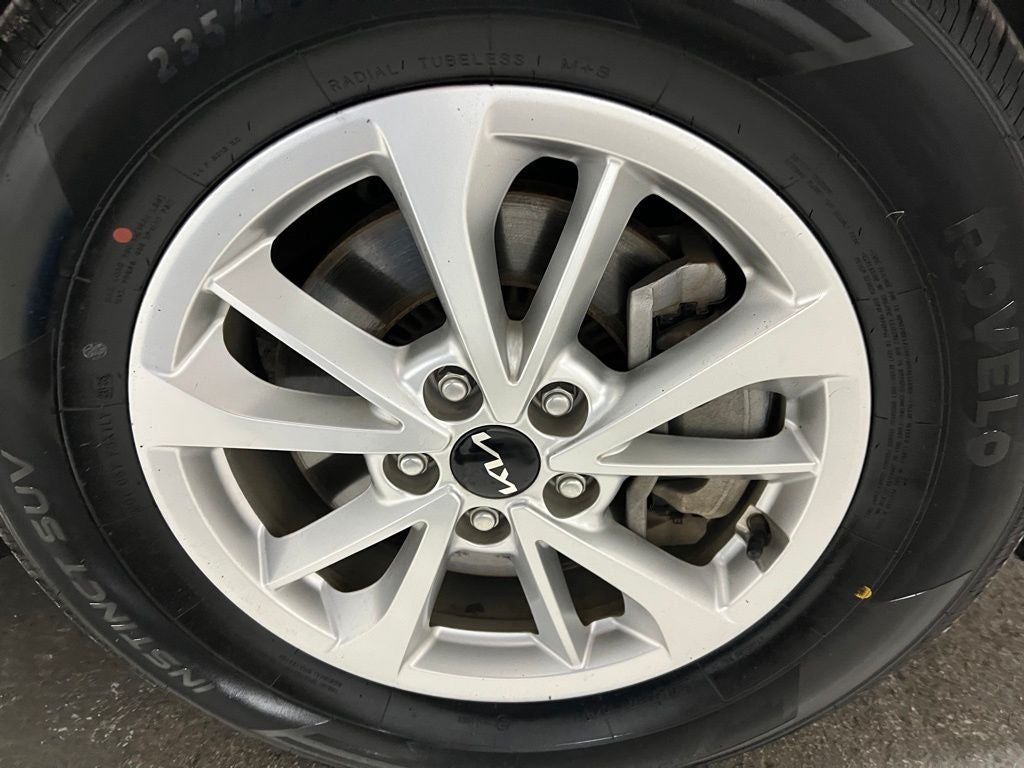 2023 Kia Carnival LX