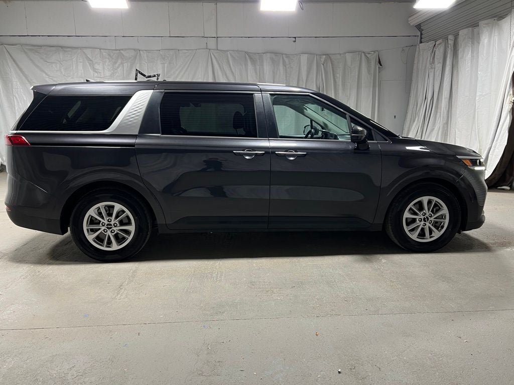 2023 Kia Carnival LX