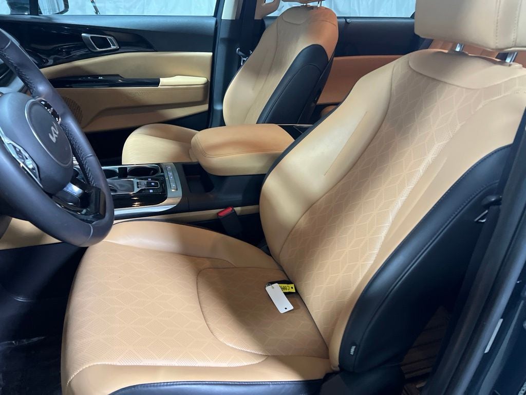 2024 Kia Carnival EX