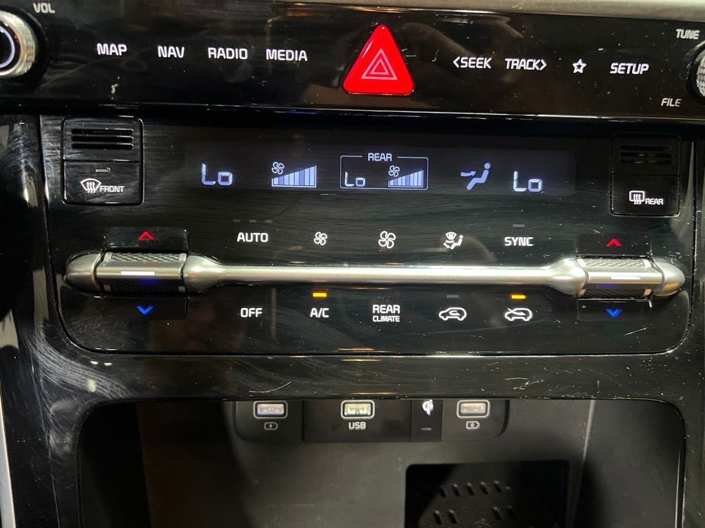 2024 Kia Carnival EX