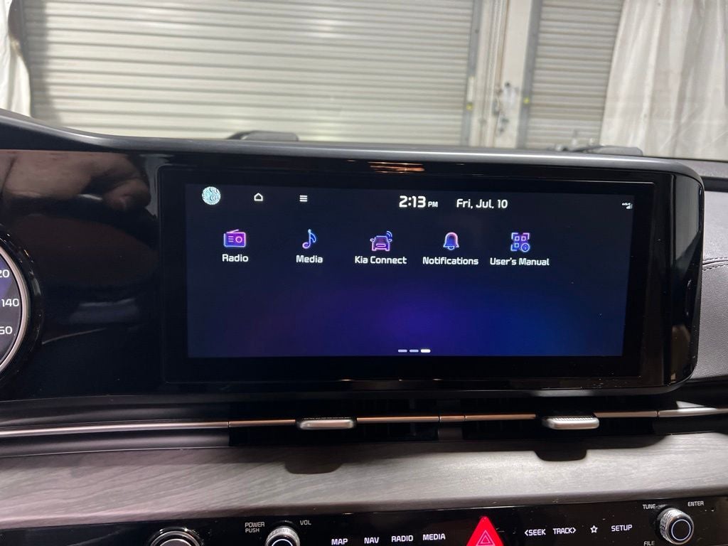 2024 Kia Carnival EX